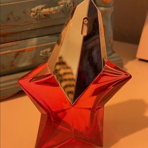 Angel nova mugler